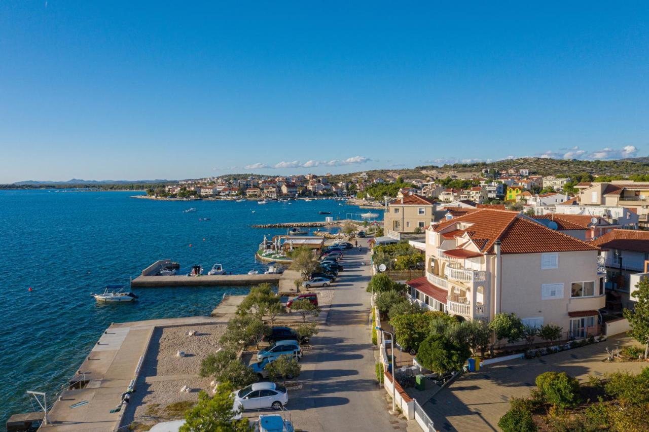 Apartments By The Sea Brodarica, Sibenik - 4194 エクステリア 写真