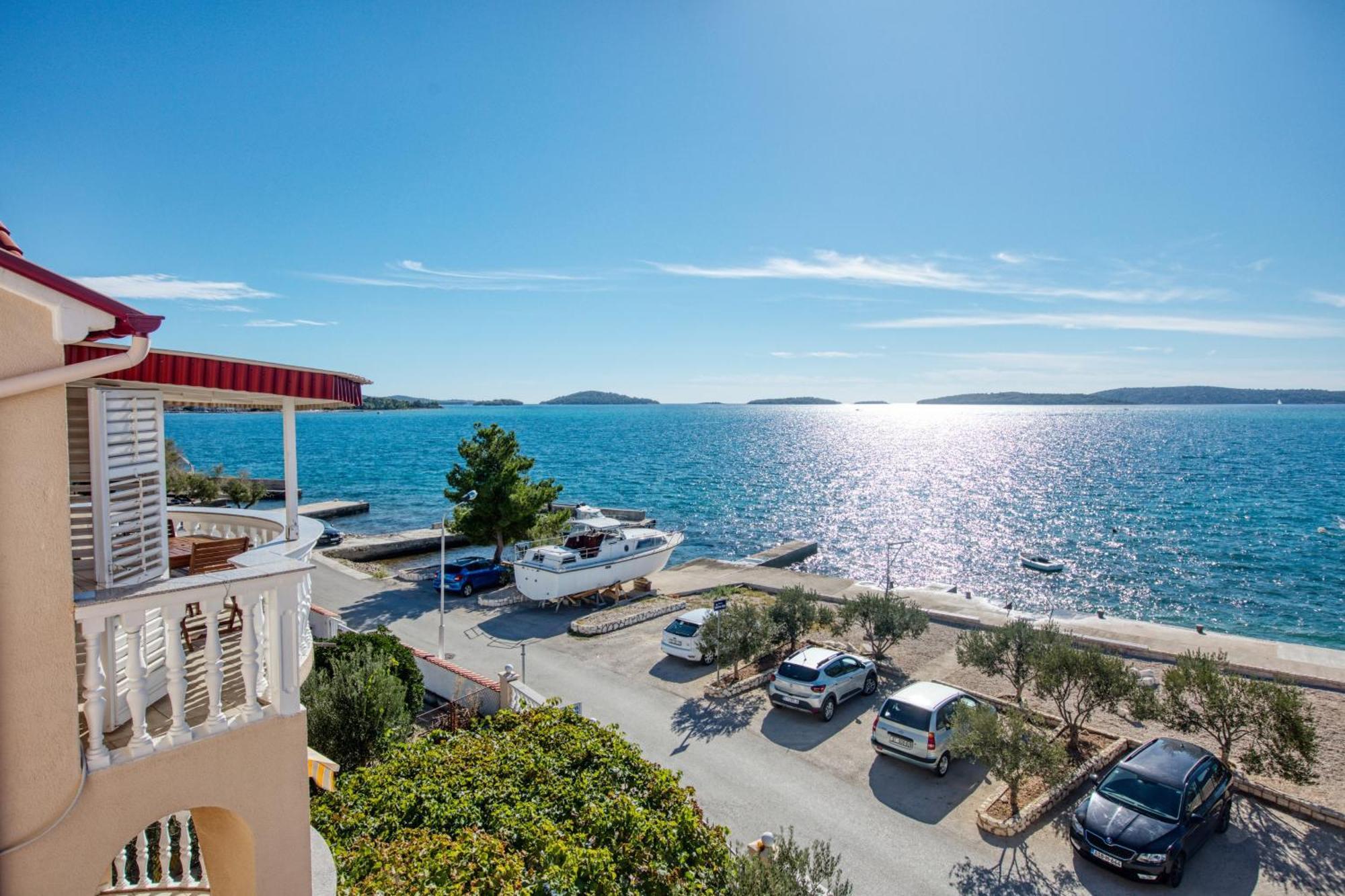 Apartments By The Sea Brodarica, Sibenik - 4194 エクステリア 写真