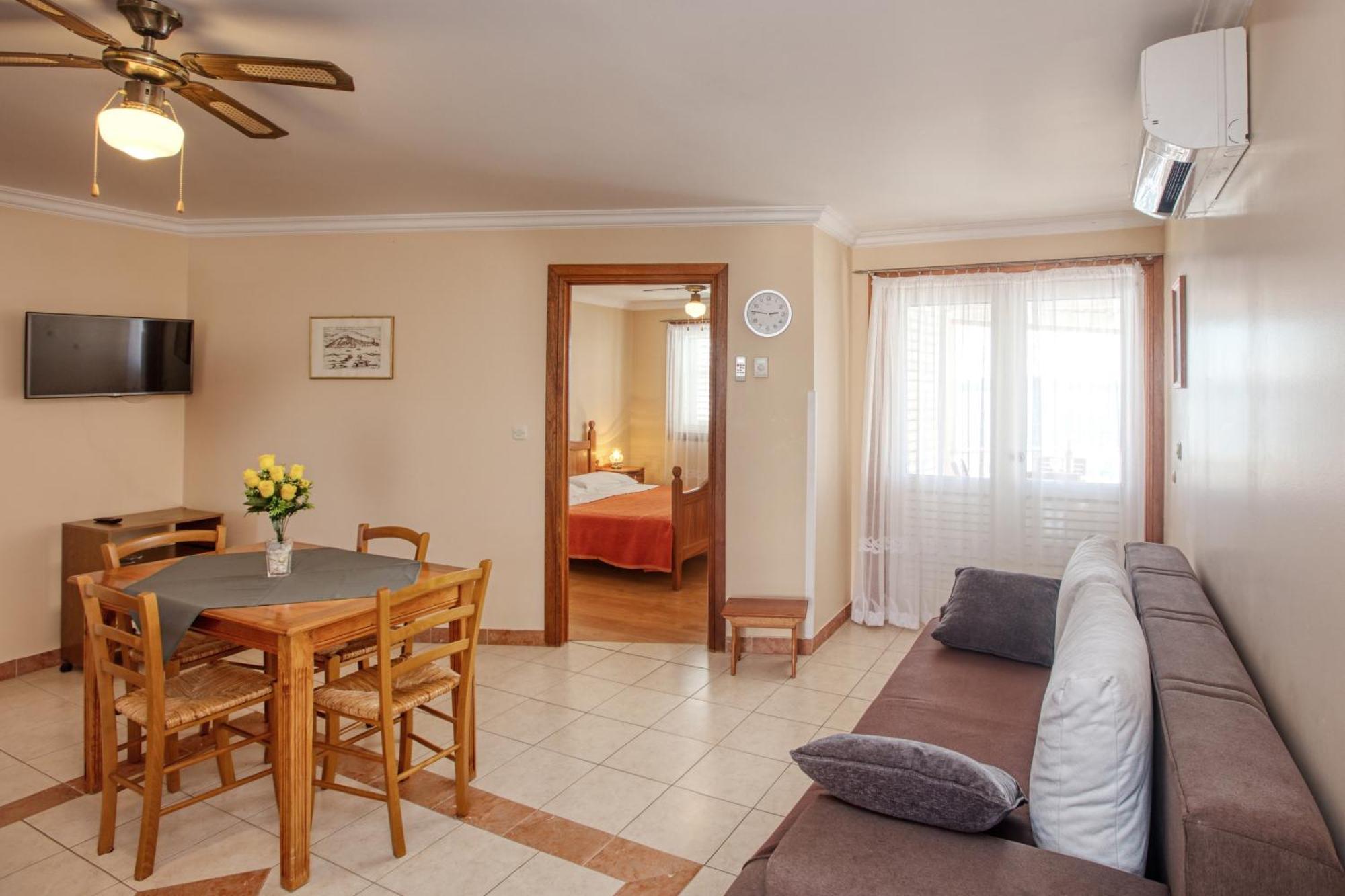 Apartments By The Sea Brodarica, Sibenik - 4194 エクステリア 写真